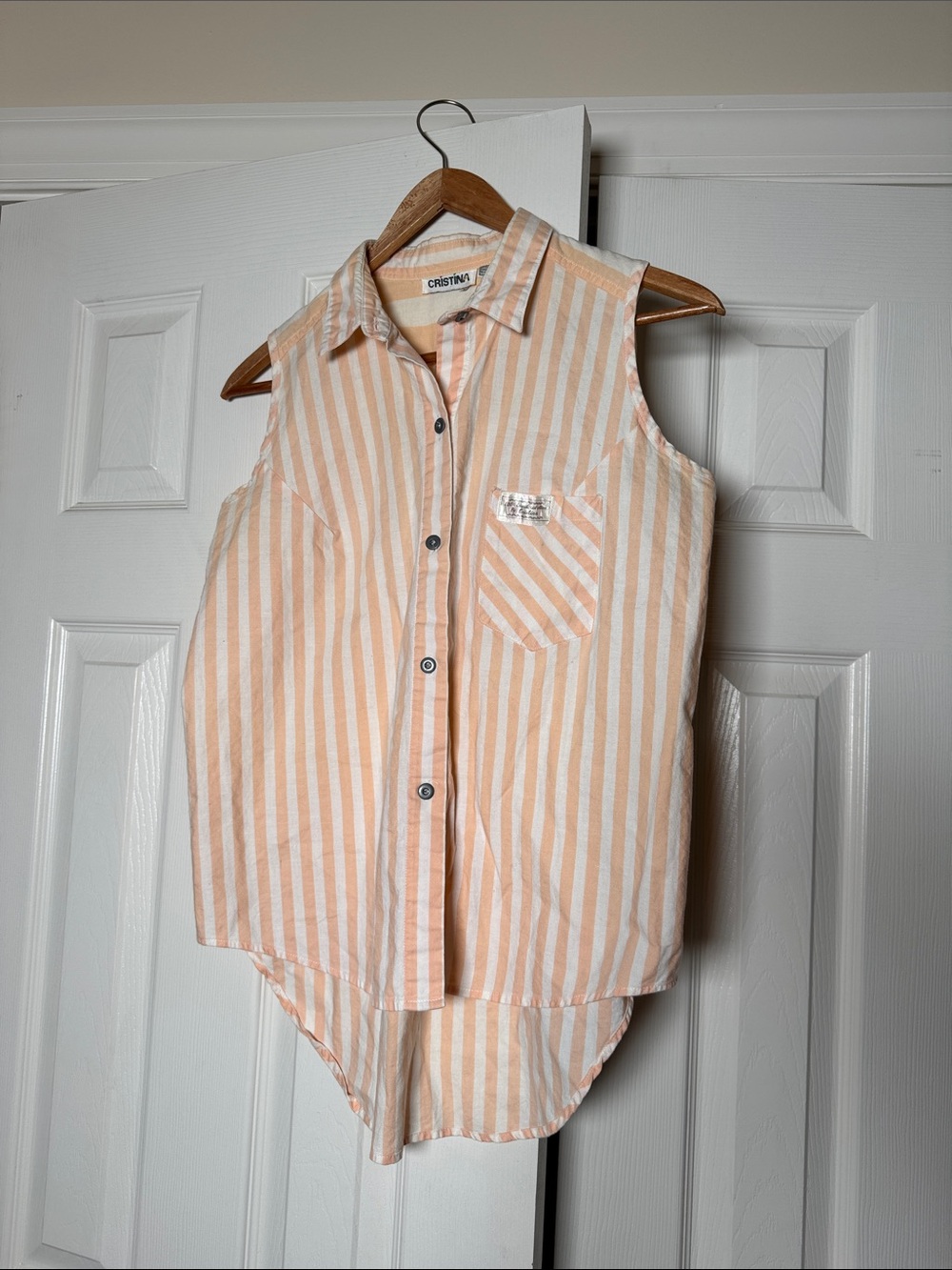 Vintage Cristina Sleeveless Button-Down Stripe Shirt in Peach & White size M